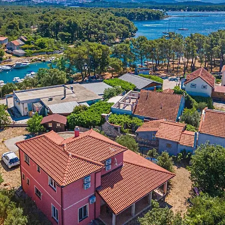 Beautiful In With Wifi Holiday home Sibenik